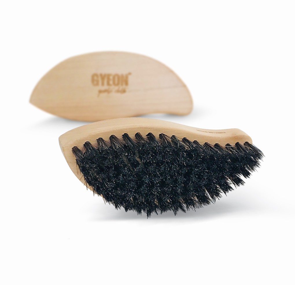 Bàn chải vệ sinh da GYEON Q2M LeatherBrush